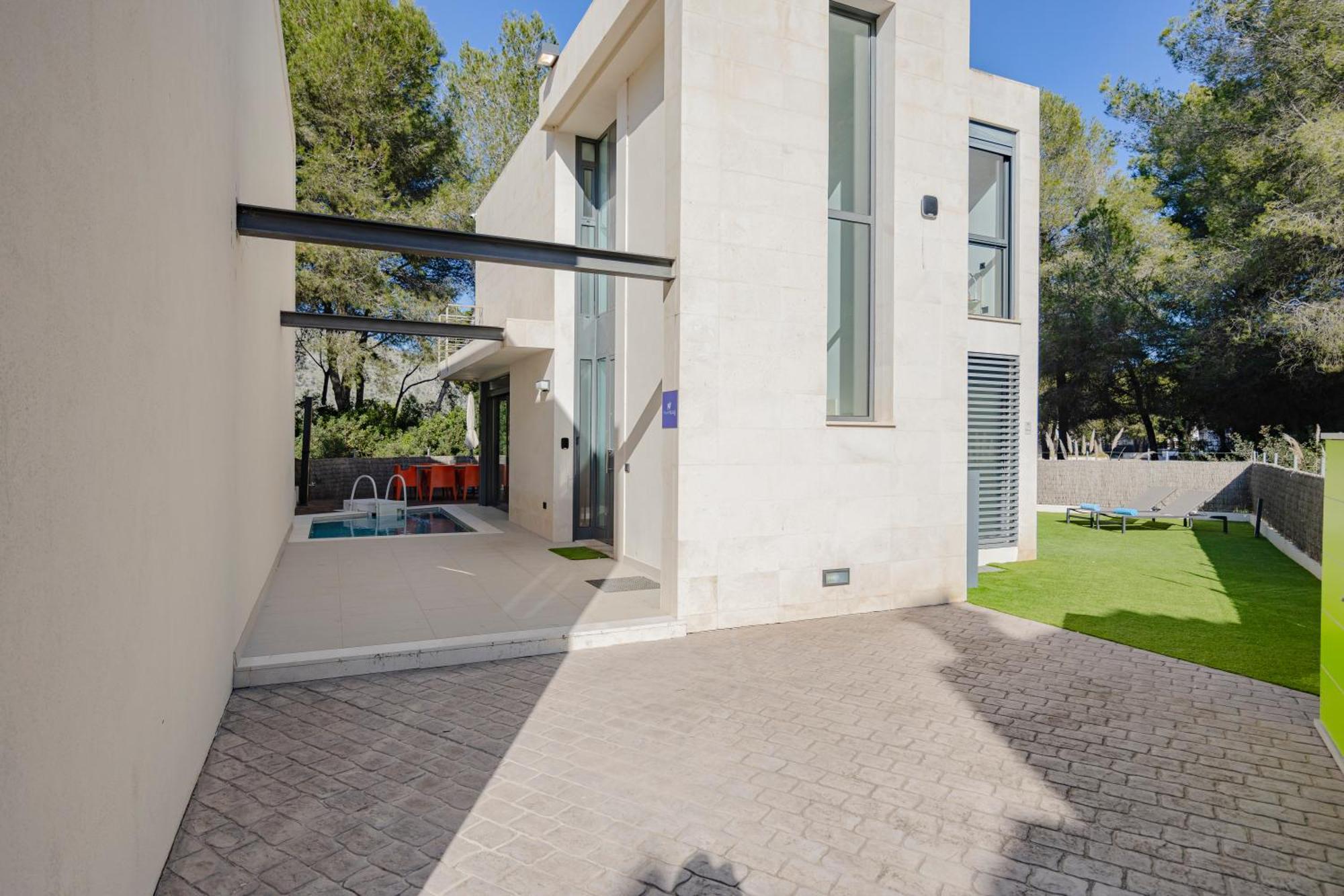 Villa Pam Beach House Playa De Muro - 200M To Beach With Hot Tub Alcudia  Exterior photo